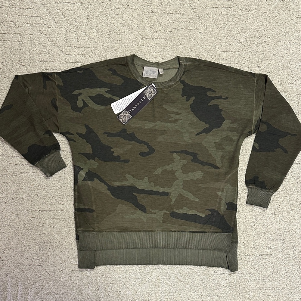 Dantelle Camouflage High Low Long Sleeve Top Tunic Women Size S NWT